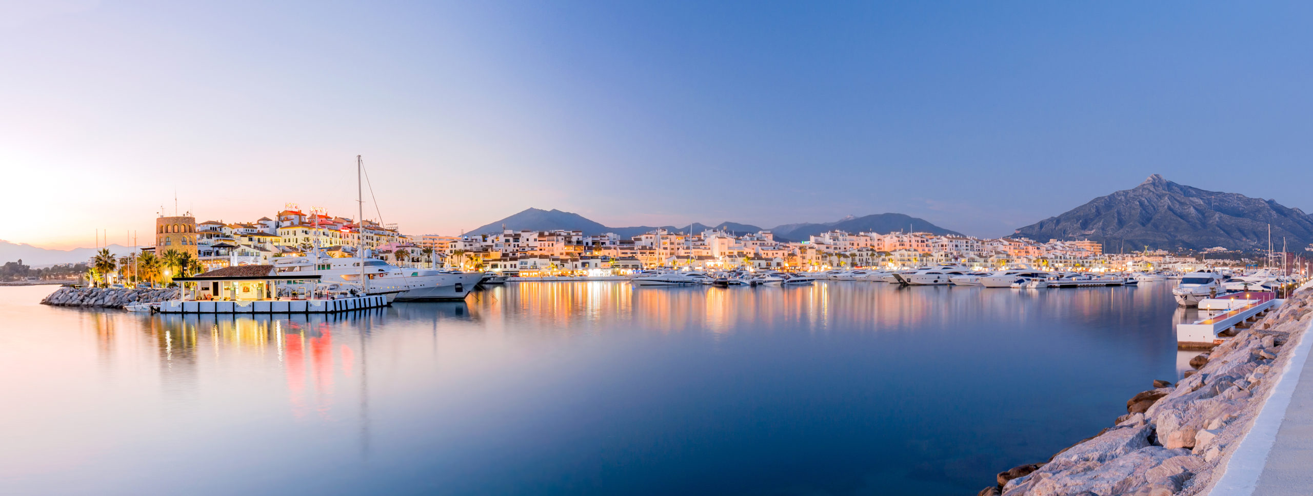 Nightlife on Puerto Banus Marina - Panoramic Villas