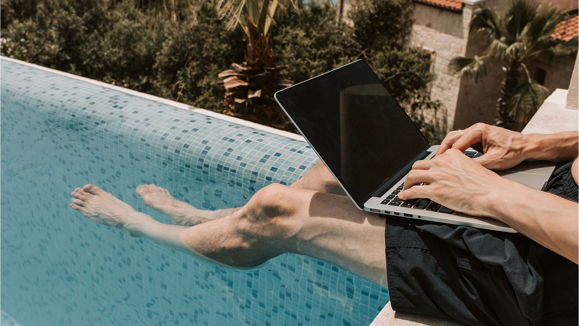 Llega el verano y el mercado inmobiliario emerge Llega el verano y el mercado inmobiliario emerge