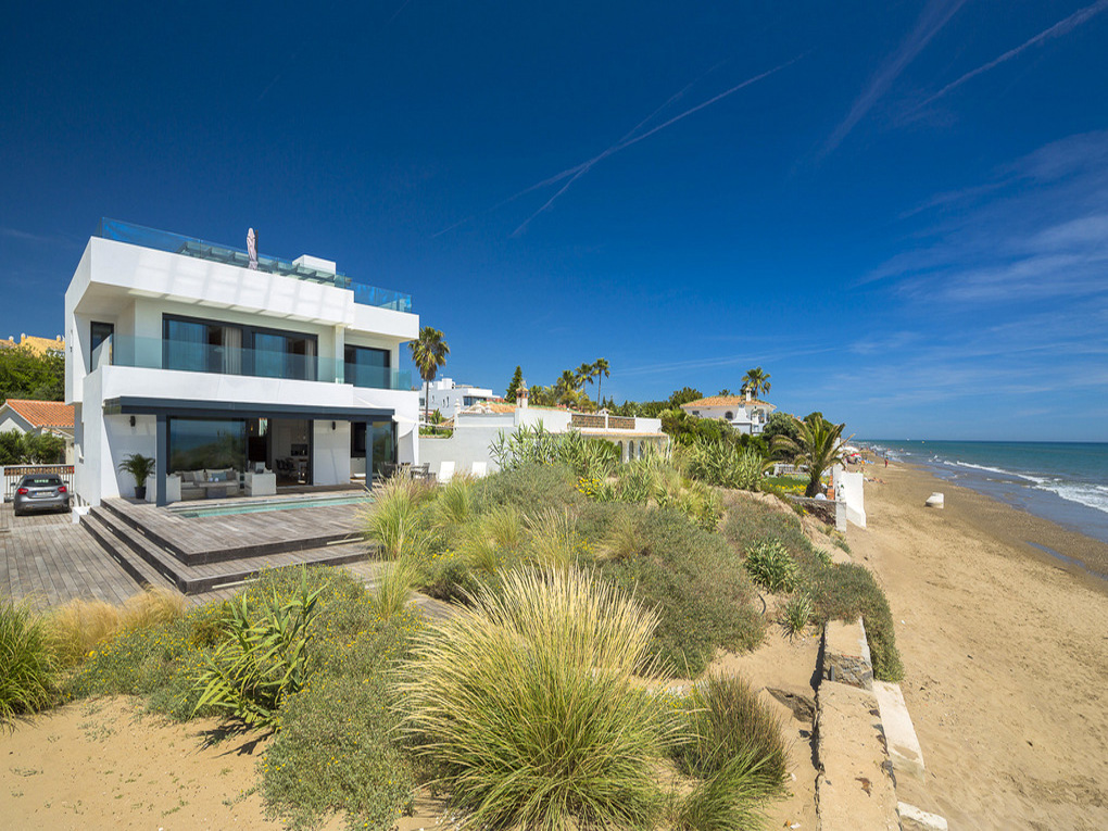 Areas Frontline Beach Villa El Rosario Marbella East